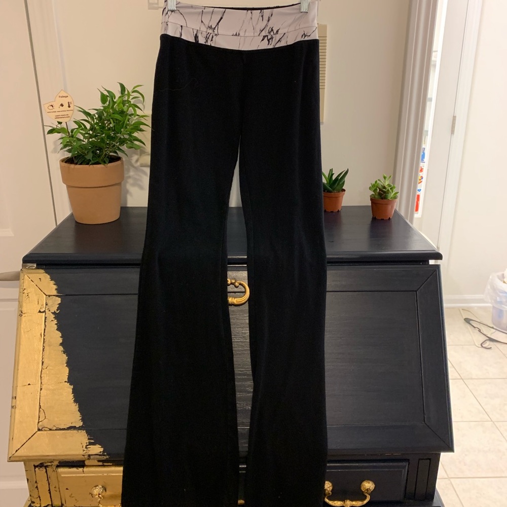 Black and white leggings